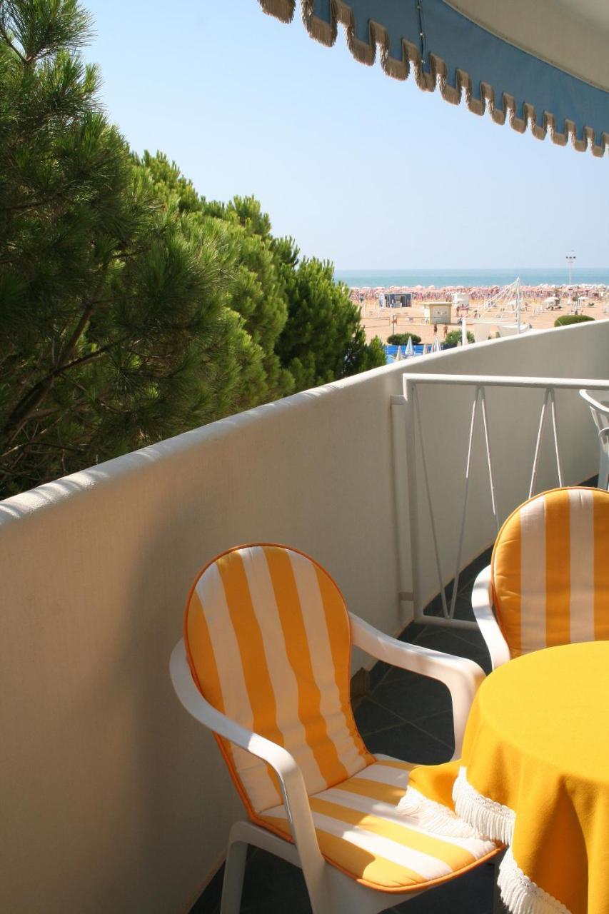 Hotel Corallo Bibione Bagian luar foto